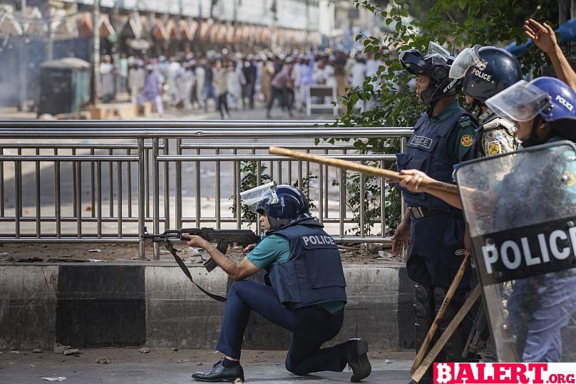 Bangladesh Extends Curfew Amid Protests Over Civil Service Hiring Quota