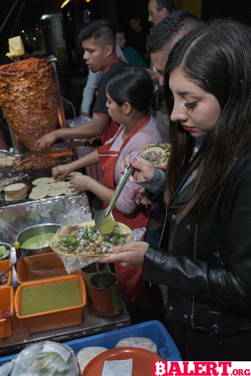 ¿Los extranjeros están cambiando el sabor de las salsas en los tacos de Ciudad de México?