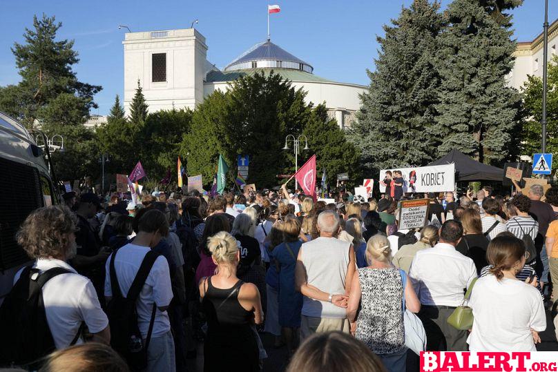 Protests Erupt in Warsaw Over Abortion Law Rejection